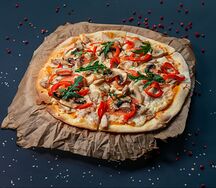 Пицца с курицей и грибами