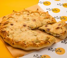 Пирог с курицей, шампиньонами и моцареллой (халяль)