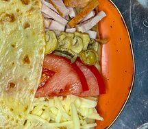 Индейка, грибы, помидоры, сыр
