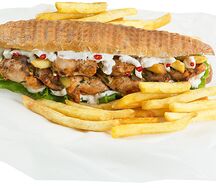 Тантуни с курицей и картофелем фри