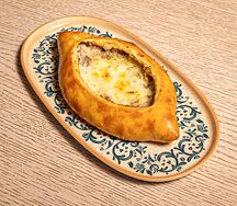 Хачапури по-аджарски с курицей и грибами
