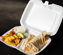 Гиро по-арабски на тарелке