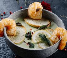 Крем-суп с брокколи и креветками