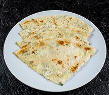 Хычин с сыром и зеленью