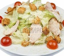 Салат цезарь с курицей
