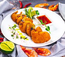 Тигровые креветки, жаренные в глазури и панко с соусом Sweet chili