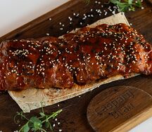 Ребра свиные в соусе BBQ на углях