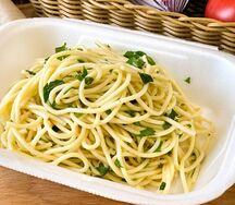 Спагетти с зеленью и чесночным маслом