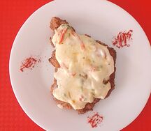 Отбивные из свинины под овощами
