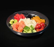 Поке с сёмгой, манго и рисом