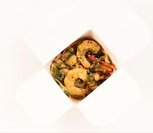 Лапша с курицей и креветками