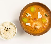 Том ям с курицей и креветками