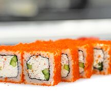 Ролл Калифорния с крабом
