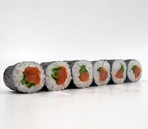 Маки с копчёным лососем