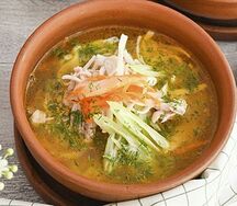 Дачный куриный суп с домашней лапшой
