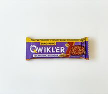 Батончик Qwikler арахис и молочная карамель