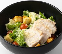 Салат Цезарь с курицей