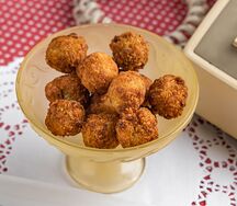 Жареные фаршированные оливки с сыром