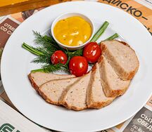Мясной рулет с горчичным соусом