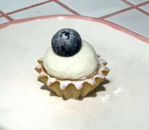 Корзинка с голубикой