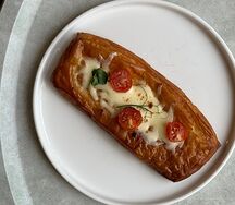 Даниш с яйцом и сыром 