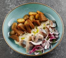 Норвежская сельдь с жареным картофелем