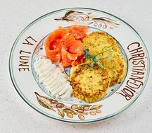 Кабачковые оладьи с форелью и соyсом чимичyри
