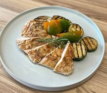 Куриное филе с овощами гриль