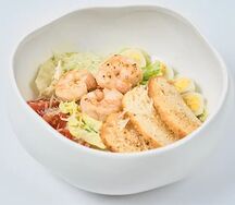 Салат Цезарь с креветками