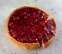 Пирог с творогом и вишней