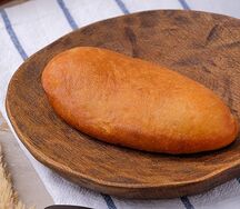 Пирожок жареный с картофелем и сосиской