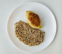 Домашняя котлета с гречкой и грибами