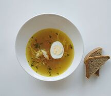 Куриная лапша с яйцом