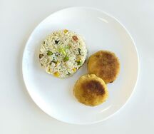 Рыбные котлетки с рисом по-мексикански