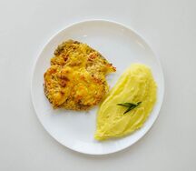 Мясо по-французски с картофельным пюре