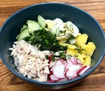 Окрошка на квасе с курицей