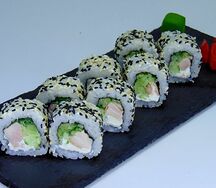 Ролл Нежный с курицей холодного копчения