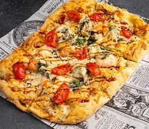 Пицца с креветками и соусом терияки
