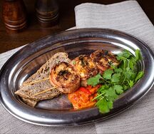 Куриный шашлычок, бекон, печеный перец