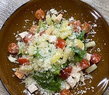 Салат с цыплёнком и ананасом 