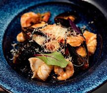Салат с морепродуктами 