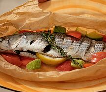 Кефаль с овощами
