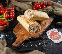 С традиционным соусом и свининой Xxl