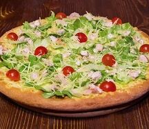Пицца цезарь с курочкой