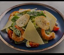 Салат Цезарь с креветкой
