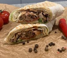 Шаурма с говядиной в арабском лаваше