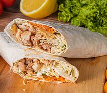 Шаурма с курицей в арабском лаваше