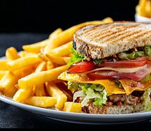 Клаб сэндвич курочка и бекон