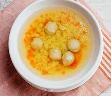 Куриный суп с фрикадельками