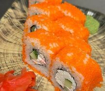 Ролл Калифорния с крабом